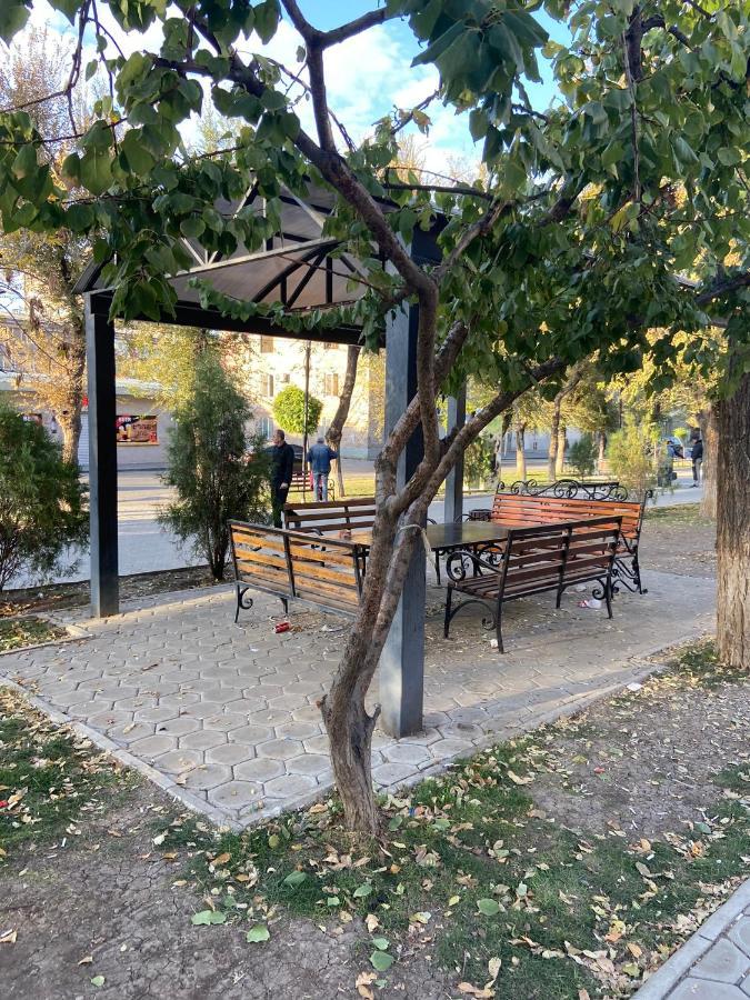 Vahe'S Family Guests House Apartment Erevan Exterior foto